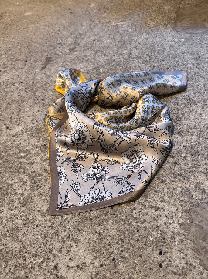 Pleated - Dagny Large Scarf Yellow