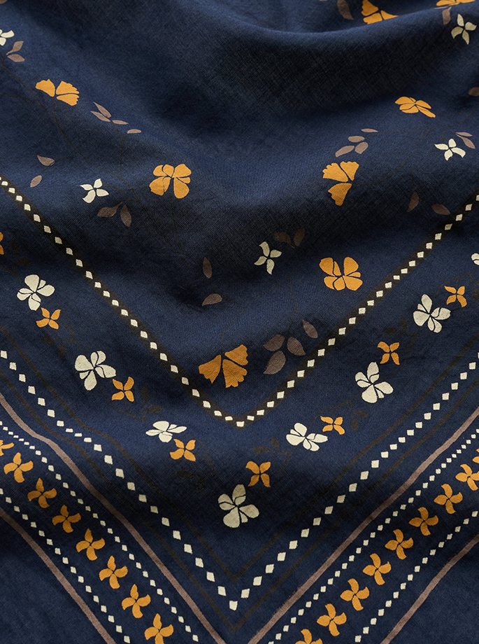 Skall Studio - floral scarf navy