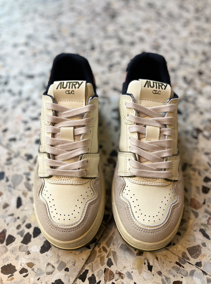 Autry - CLC Low Sneaker Ivory, Navy &amp; Pink