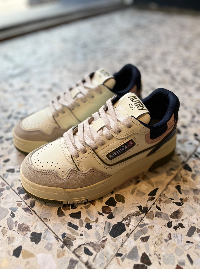 Autry - CLC Low Sneaker Ivory, Navy &amp; Pink