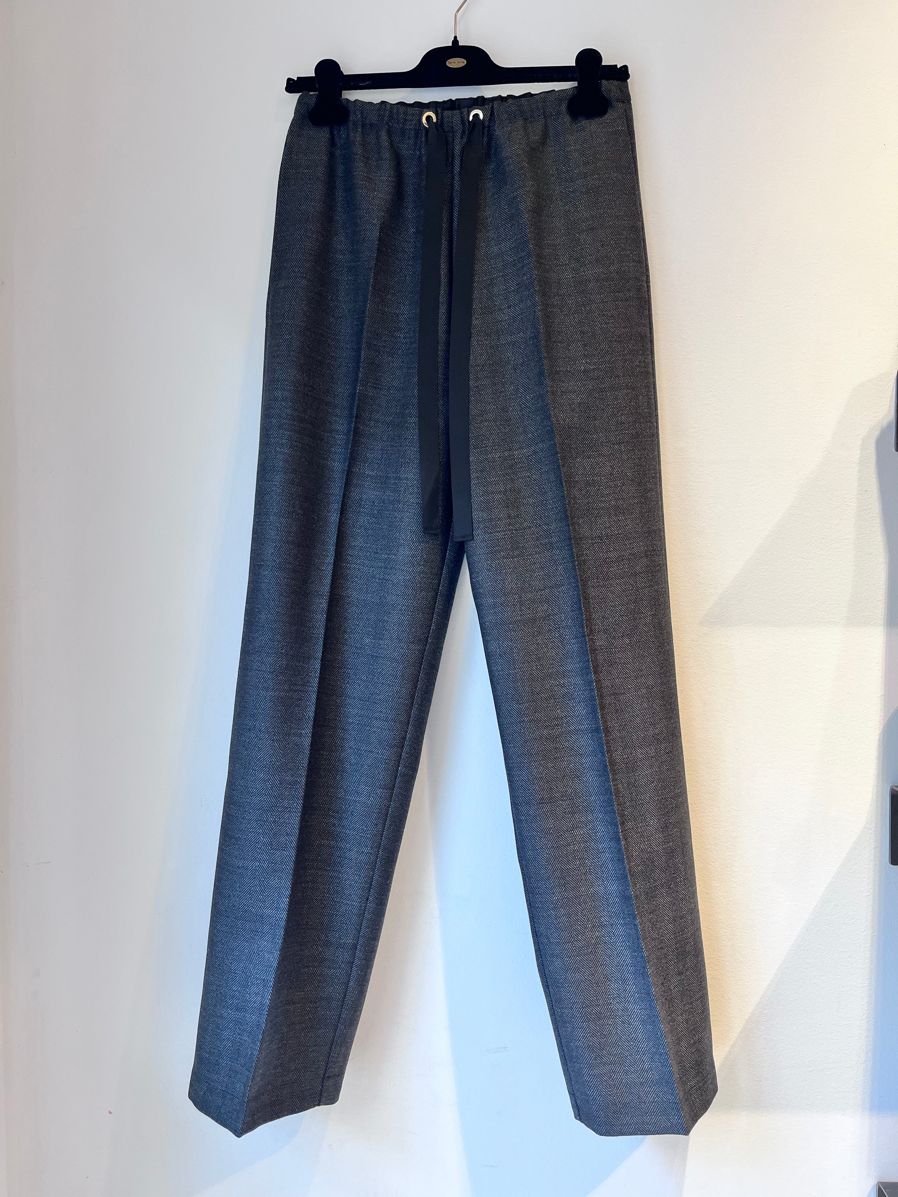 Forte Forte - My Pants Herringbone Anthracite
