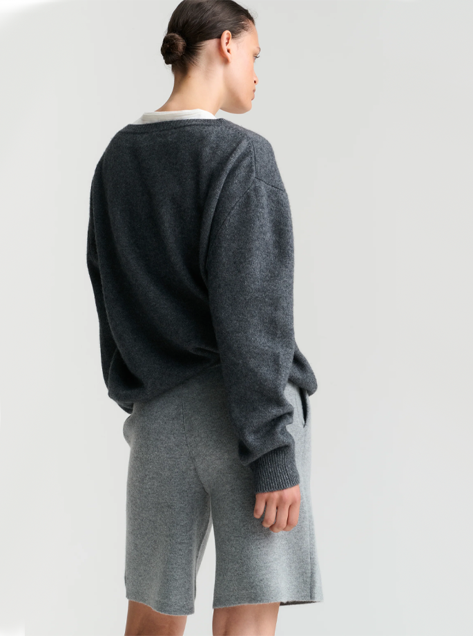 Rhea - 99 V-neck Knit Grey